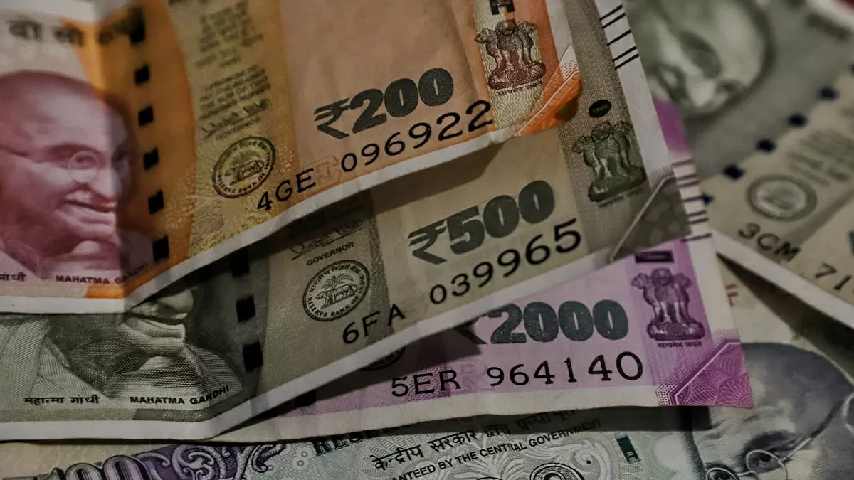 Rupee hits all-time low of 77.42 against US dollar
