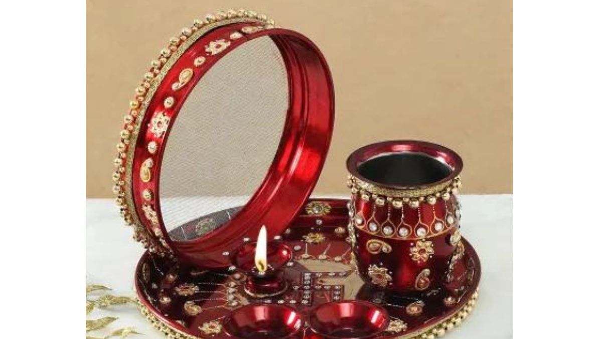  Karwa Chauth 2022: Why moon sighting is considered important on this day?
