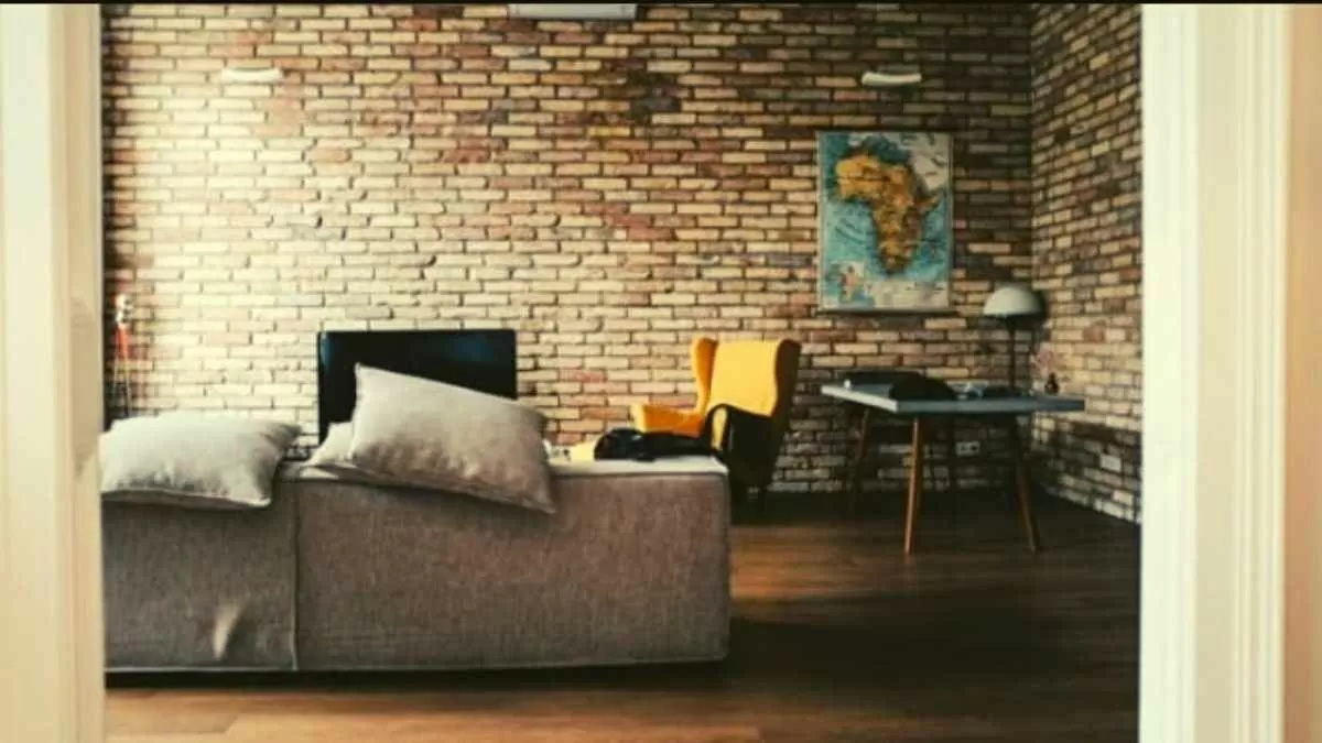 Find the hidden flower vase in this bedroom!