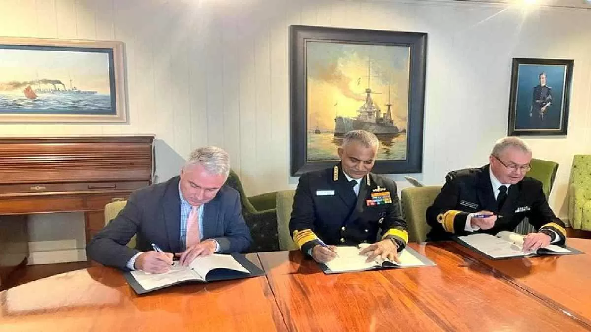 Indian and New Zealand Navy signs pact on White Shipping Information Exchange
