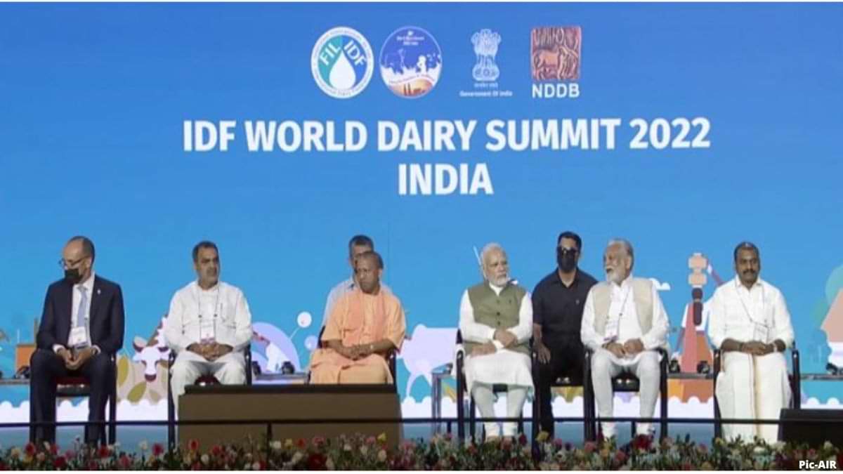 IDF World Dairy Summit 2022: पीएम मोदी ने किया विश्व डेयरी सम्मेलन का उद्घाटन, देखें क्या है मुख्य आकर्षण?   