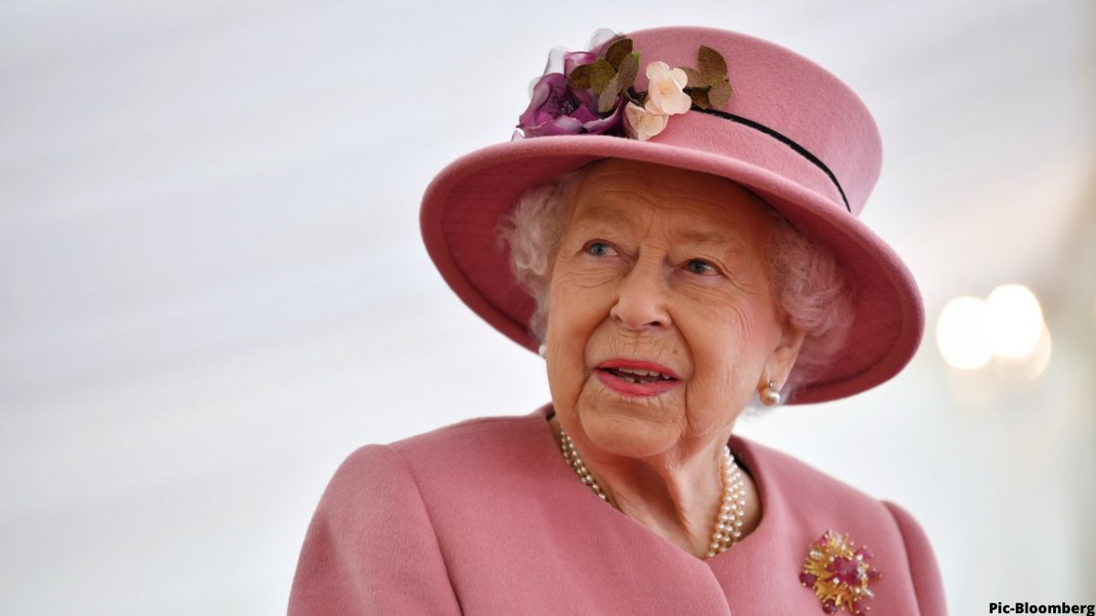 Queen Elizabeth II Passes Away: ब्रिटेन की महारानी एलिजाबेथ II का निधन, उनके बेटे चार्ल्स III बने ब्रिटेन के नये सम्राट 