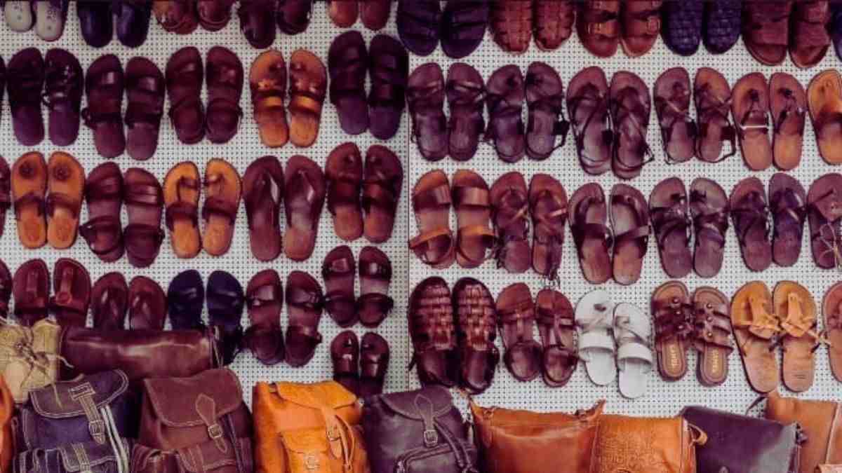 Optical Illusion: Finding the spider in this shoe market is super tough. We challenge you to find the hidden spider.