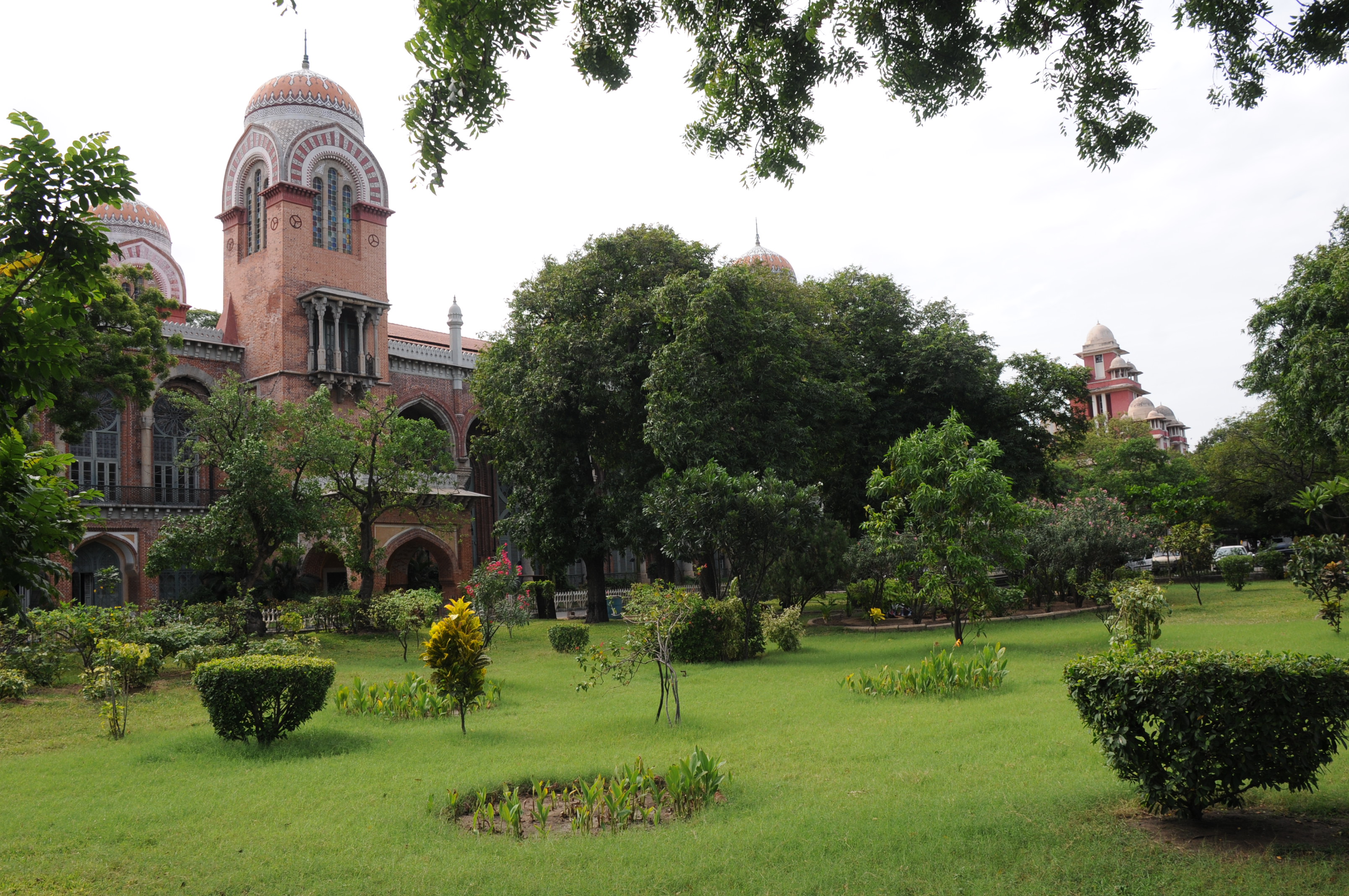 Madras University : Admission 2024, Courses, Fees, Placement, Cut Off