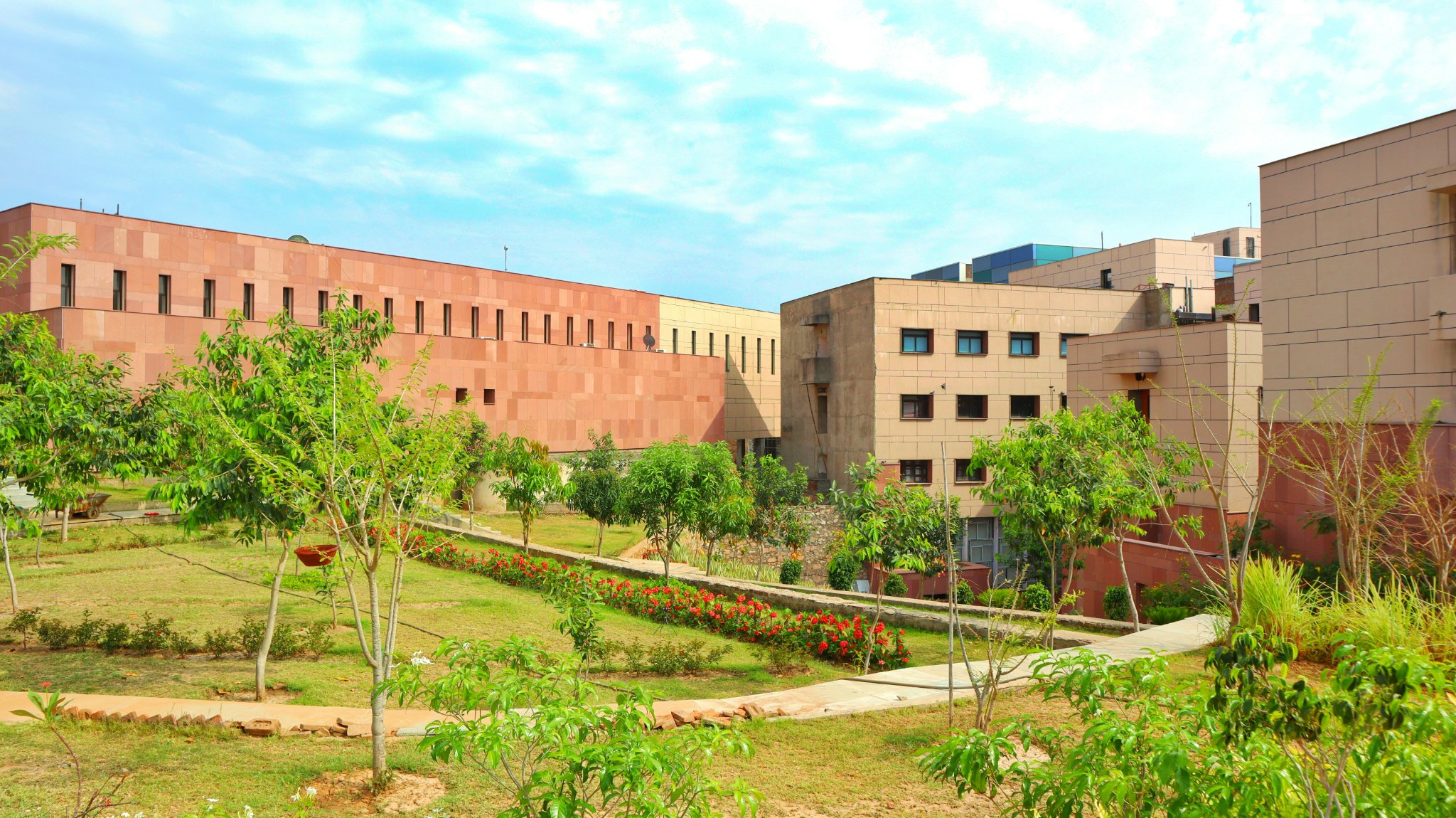 IIM Udaipur : Admission 2024, Courses, Fees, Placement, Cut Off