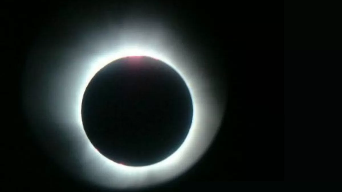 Bluff, United States. 14th Oct, 2023. The moon partially covers the sun  during an Annular 'Ring of Fire' Solar Eclipse as seen near Bluff, Utah on  Saturday, October 14, 2023. Photo by