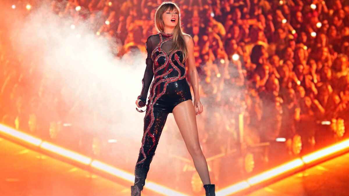 What is the Swiftball game that has Taylor Swift fans hooked?