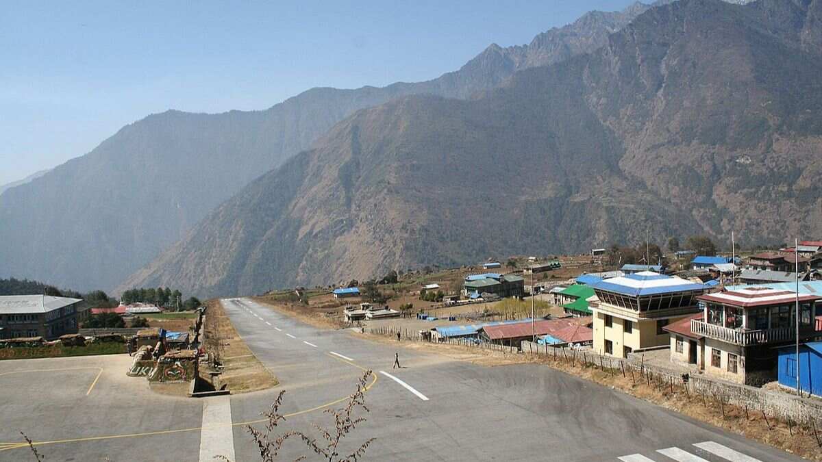 List of Top 7 Most Dangerous Airports Ever Built