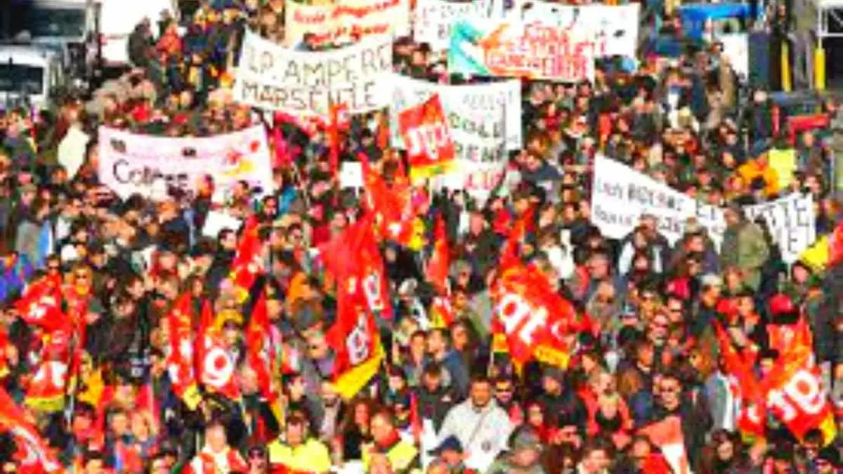 Protests in France against the pension reform!