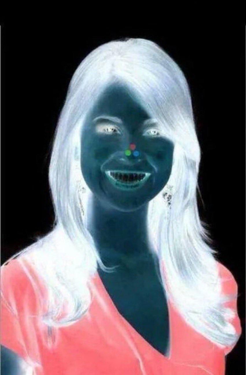 Stare At The Red Dot On The Girls Nose For 30 Seconds This Optical Illusion Will Blow Your Mind 