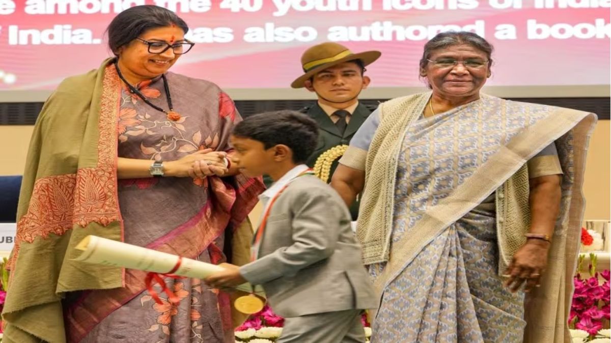 President Droupadi Murmu Honours Eight Year Old Genius Boy with Pradhan Mantri Rashtriya Bal Puraskar 2023