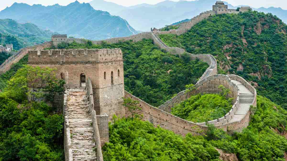 The wall of China is really visible from the moon? — Steemit