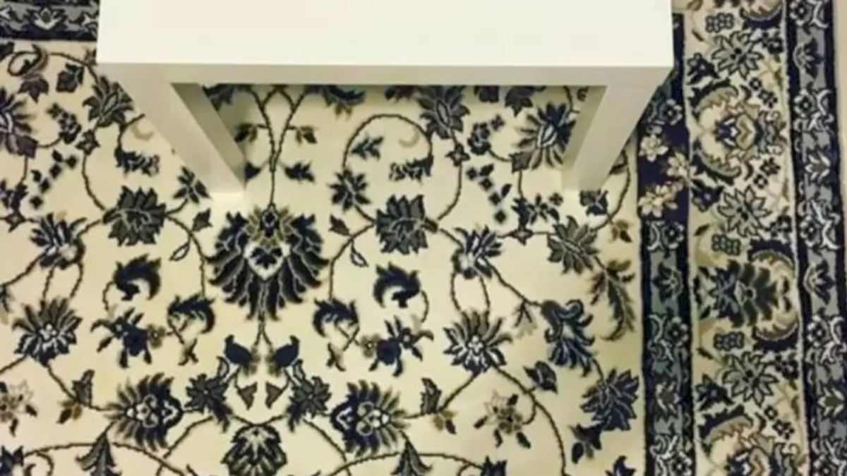 Can You Spot A Mobile Phone In This Optical Illusion Challenge Within 5 Seconds? 