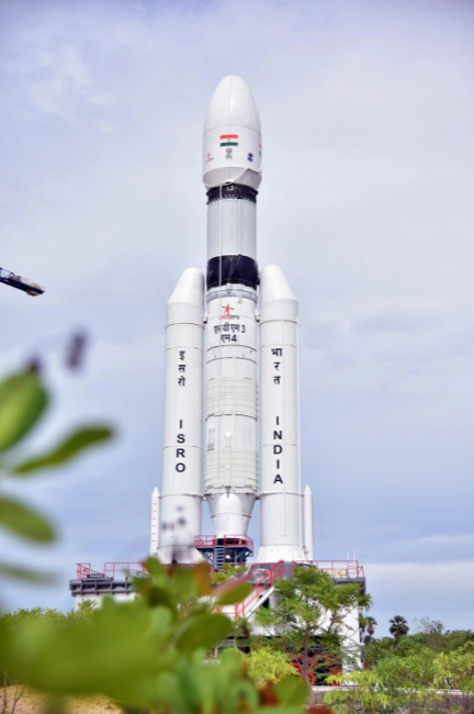 Chandrayaan-3: India's Mission to Soft-Land on the Moon's South Pole_60.1