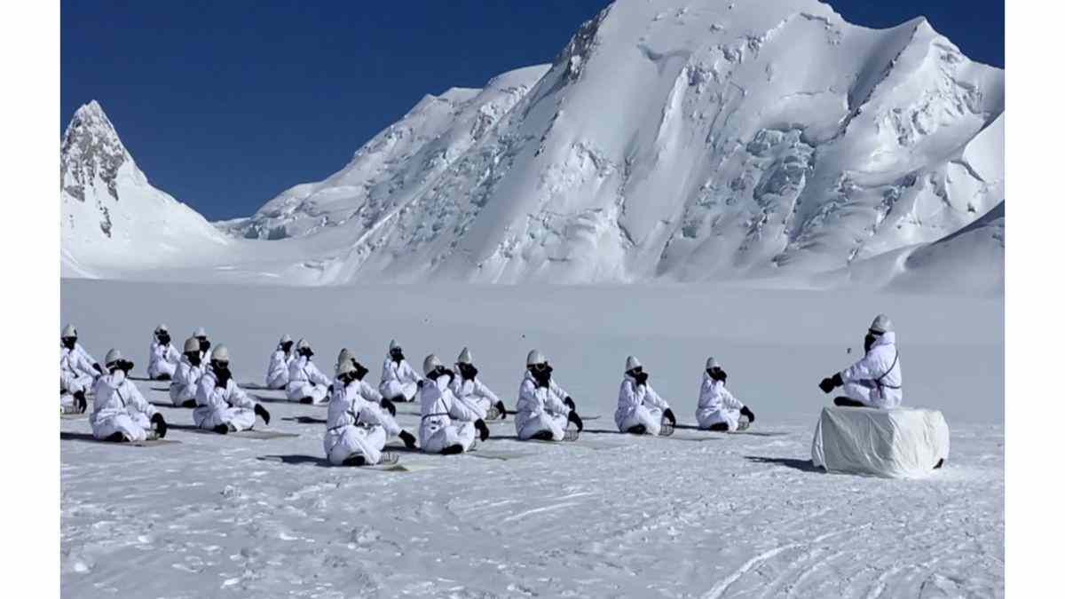 Yoga day at Siachen