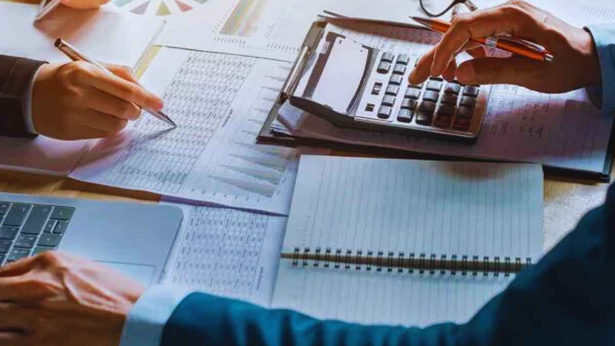 Why are finfluncers under the inspection of SEBI? Understanding finfluencers