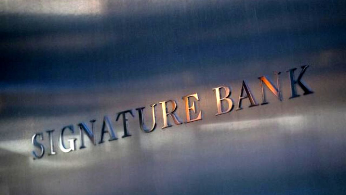 US Banks Collapse: सिलिकॉन वैली बैंक के बाद न्यूयॉर्क का सिग्नेचर बैंक भी हुआ बंद, लेटेस्ट अपडेट यहां देखें 