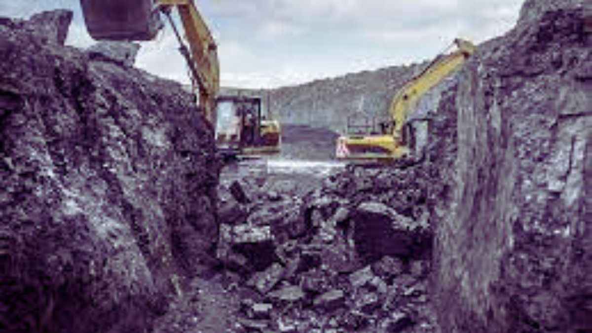 Coal India to Layoff Over 70,000 Workers by The Year 2050, Says a Report