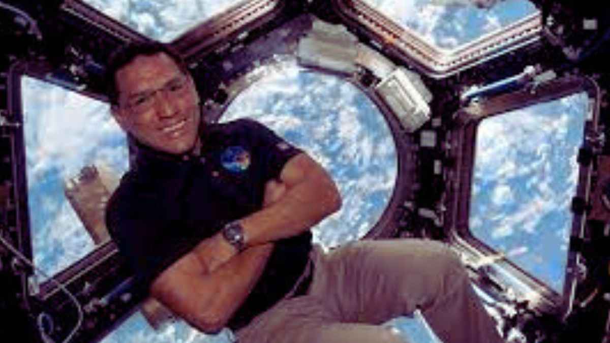 NASA's record for the longest single spacecraft broken by a US Astronaut