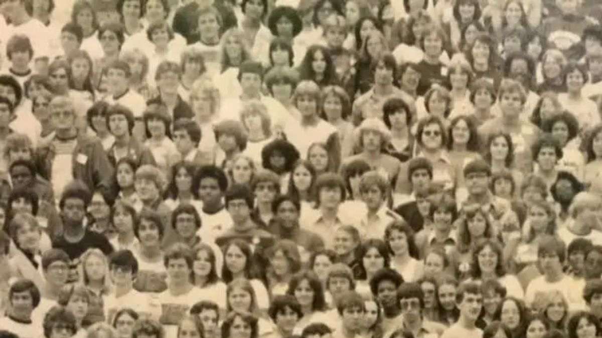 Optical Illusion for Testing Your IQ: Only 1% Can Spot the Panda Hidden Among Humans in Picture within 9 secs!
