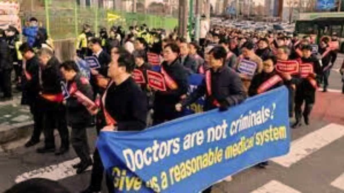 Doctors protest in South Korea: What could be the reason?