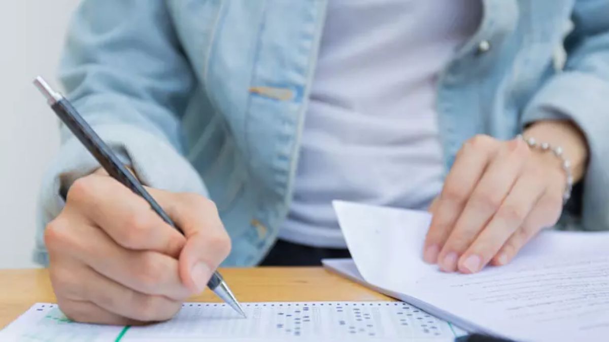 Official CDS Question Paper 2024: अंग्रेजी, गणित, जीके पीडीएफ यहां से डाउनलोड करें