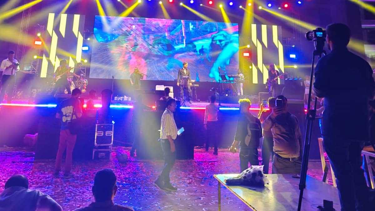 GLBians danced to the tunes of playback singer Sukhwinder Singh