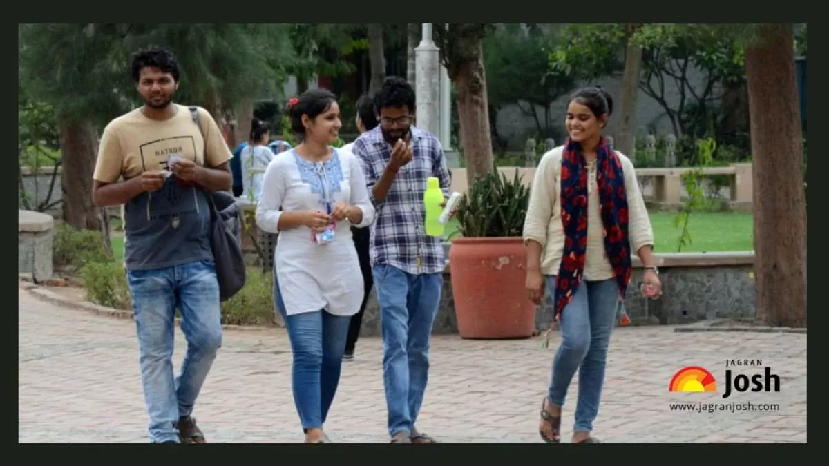 SSC GD Cut Off 2024: उम्मीदवार जो आगामी परीक्षा में उपस्थित होने वाले है वे यहां OBC, GEN, SC और ST के लिए पिछले वर्ष के कट ऑफ के साथ न्यूनतम योग्यता अंक देख सकते हैं।