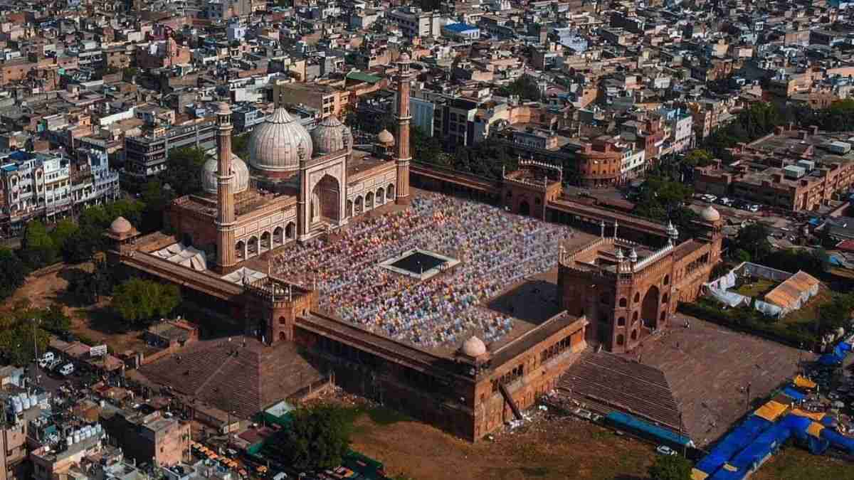 List Of Top 5 Biggest Mosques In India 2024