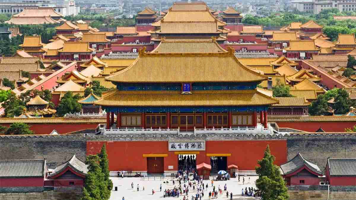 List of Top 20 Largest Palaces in the World 2024