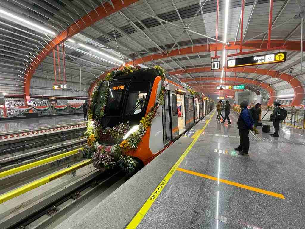 UP Metro Bharti 2024: यूपी मेट्रो में निकली बंपर भर्तियां, ग्रेजुएट पास तुरंत करें Apply