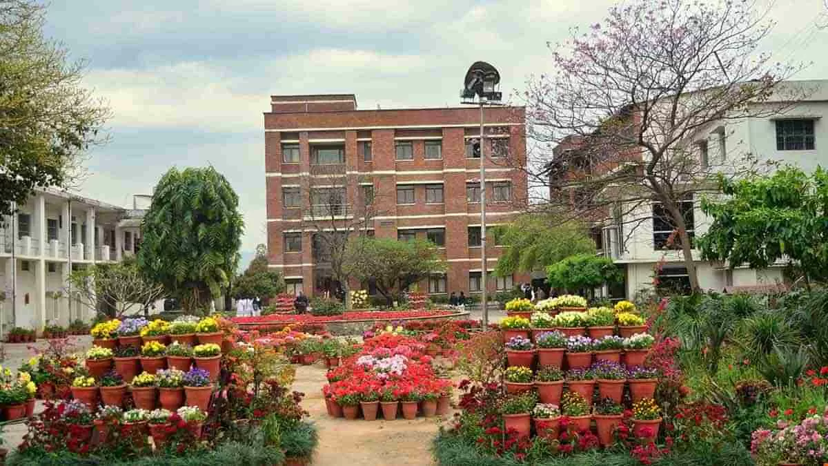 Experience Academic Excellence at Sardar Bhagwan Singh University (SBSU), Dehradun!