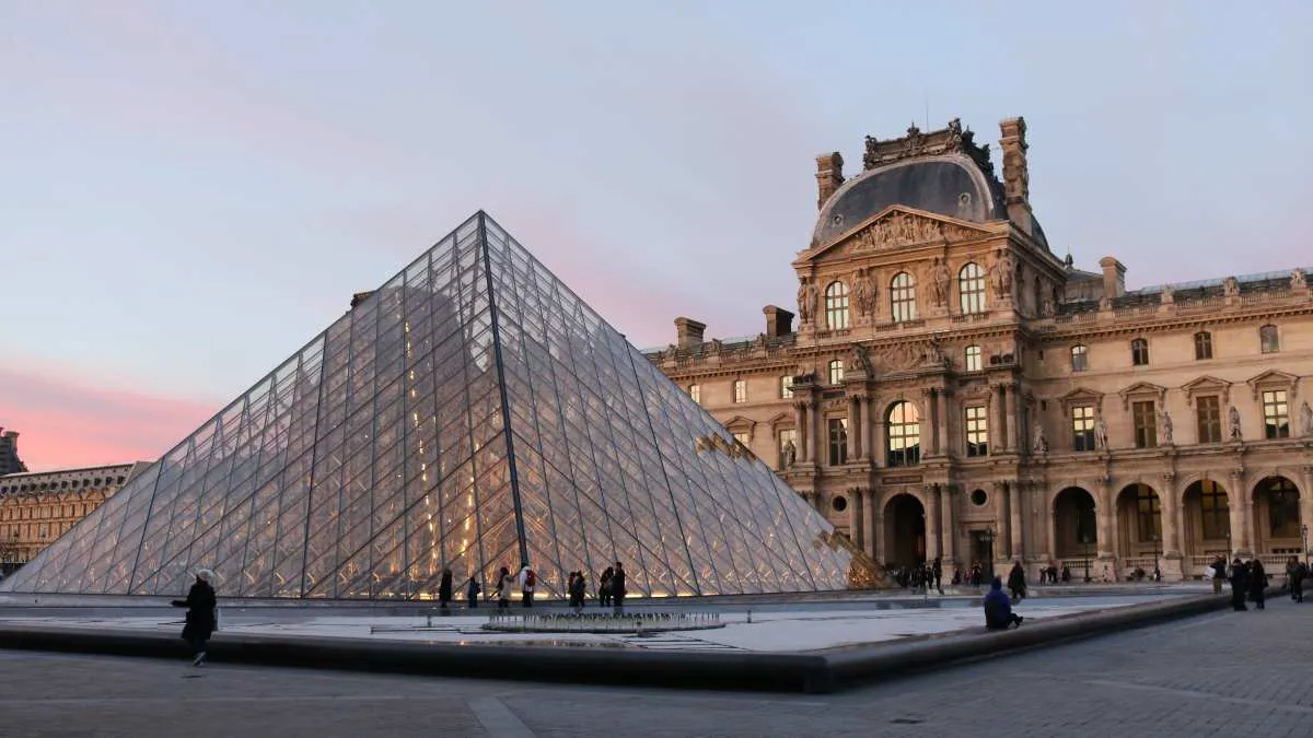 Louvre Museum 