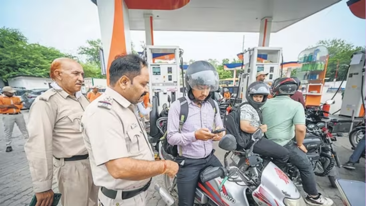 Delhi Seeks Halt to EoL Vehicle Fuel Ban from July 1