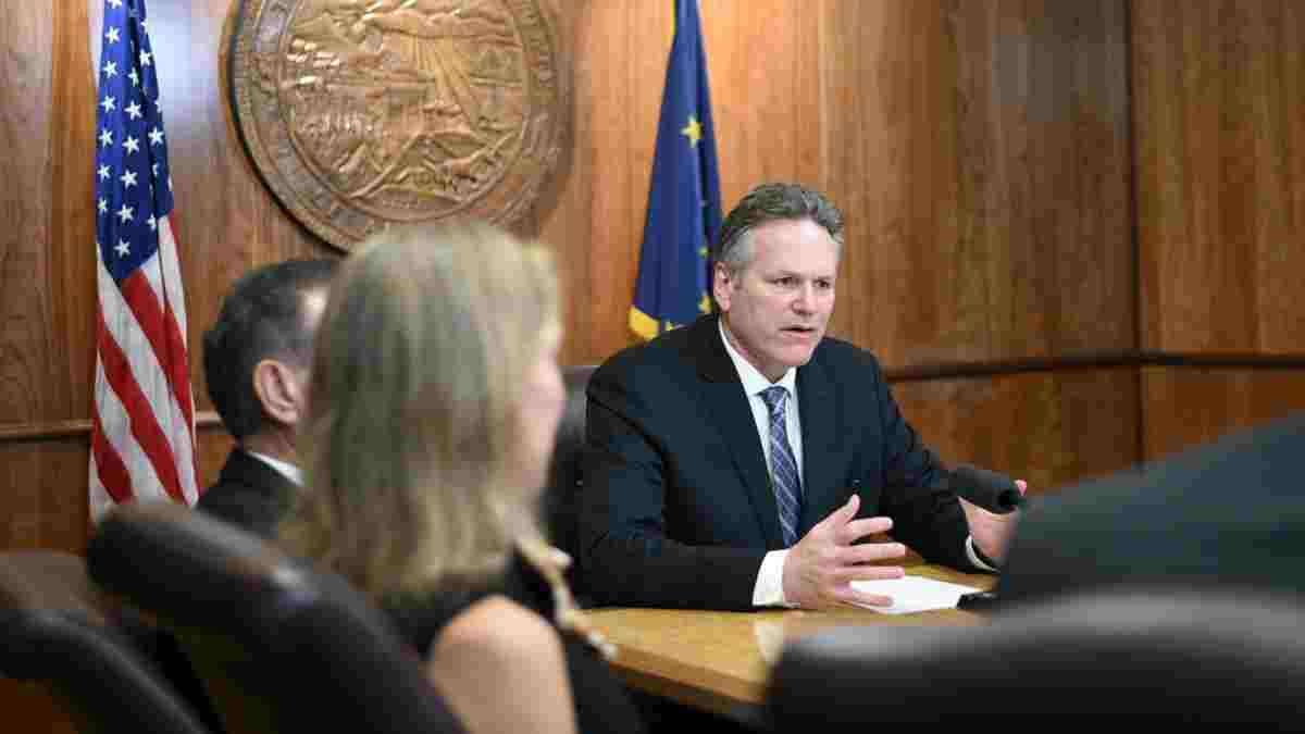 Alaska Governor: Check Current Name, Party, Term Limits and Prior Public Experience