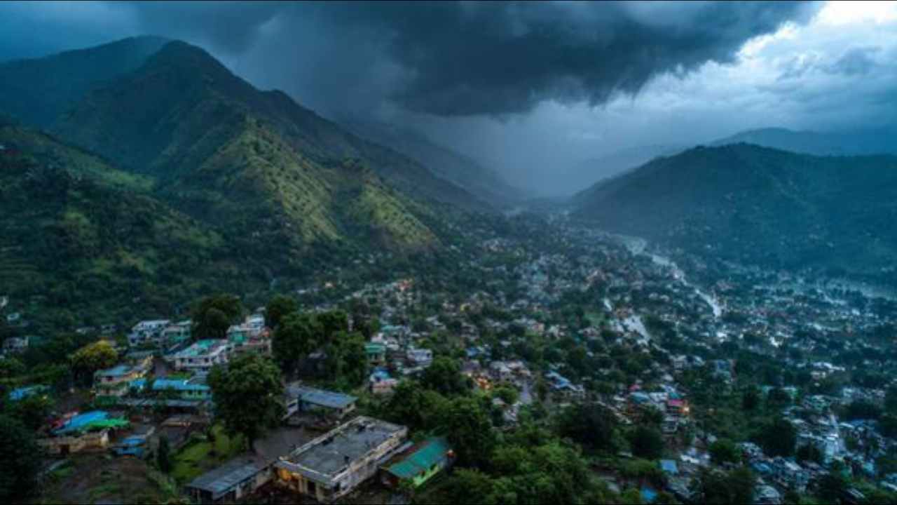 Dharali Cloudburst: जानें इसका स्थान, जनसंख्या और वहां कैसे पहुंचें