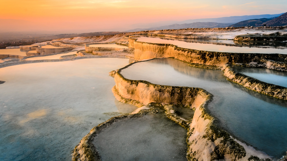 7 Places on Earth with Naturally Boiling Water