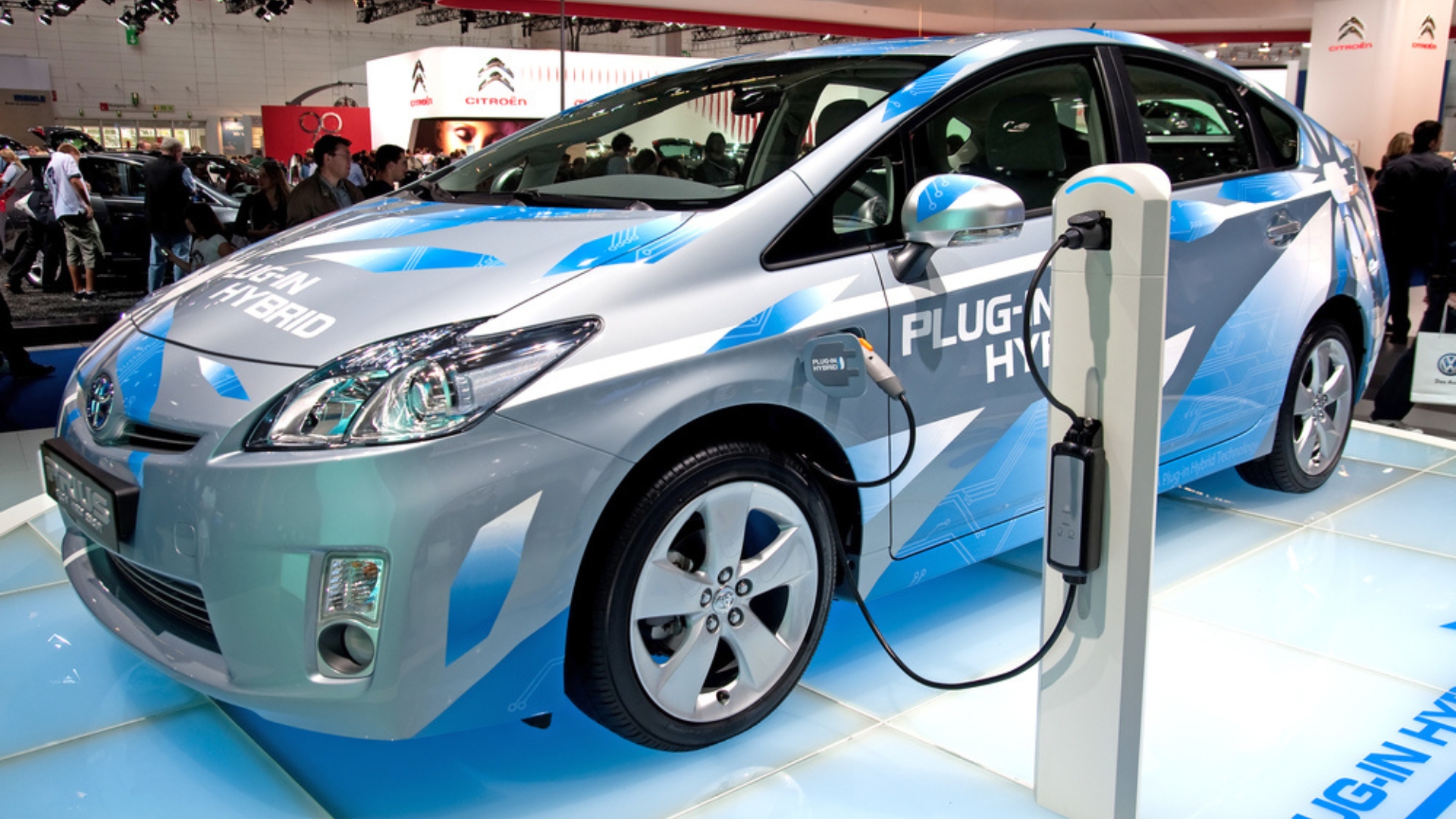 Top 10 Countries with Most Electric Cars 2025 (Full List), Check Now!

