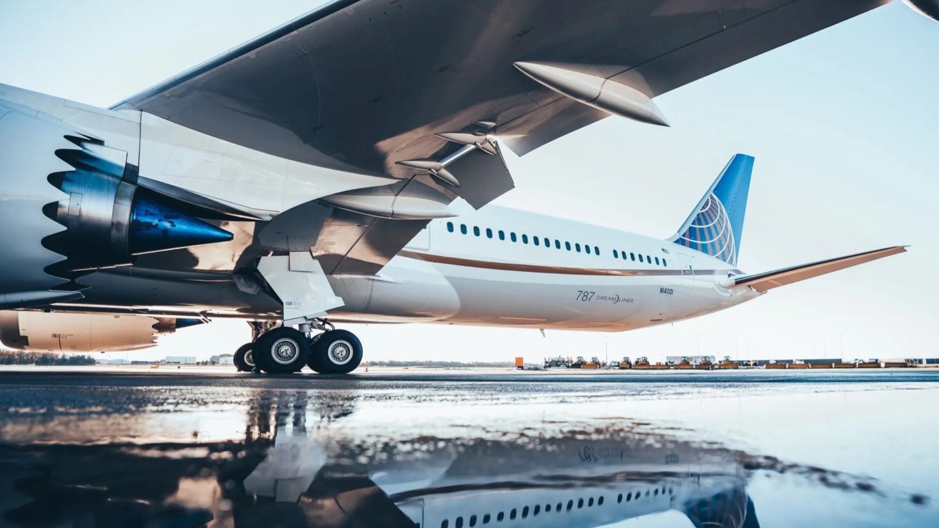 List of Top 10 Richest Airlines 2025: Check Global Rankings! (Picture Showing a Visual of United Airlines 787 Dreamliner Order)