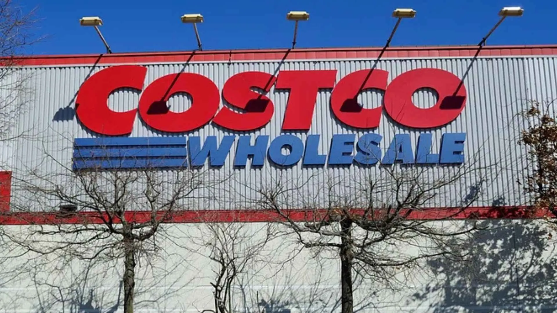 Costco's New Entry Rule Sept. 1: Who Can Shop Early? (Credits: Rawpixel)