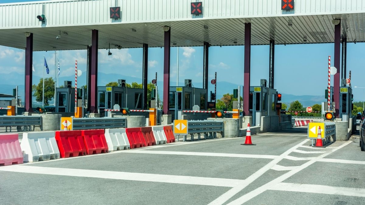 How Many Toll Plazas Are There in India?