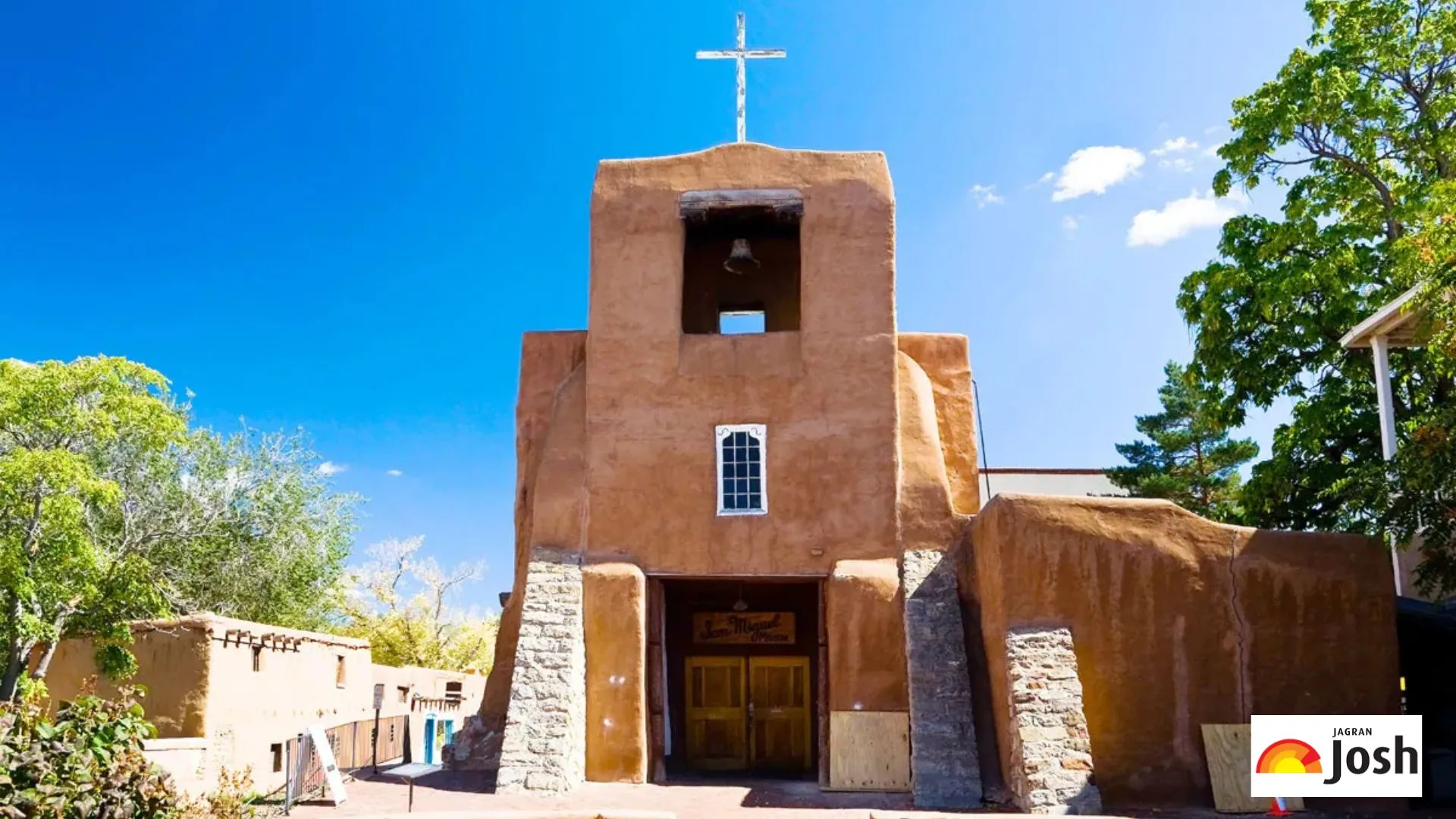 List of Top 7 Oldest Churches in America, Check Here! (Credits: Daily Passport) {Visual is of San Miguel Mission in Santa Fe, New Mexico}