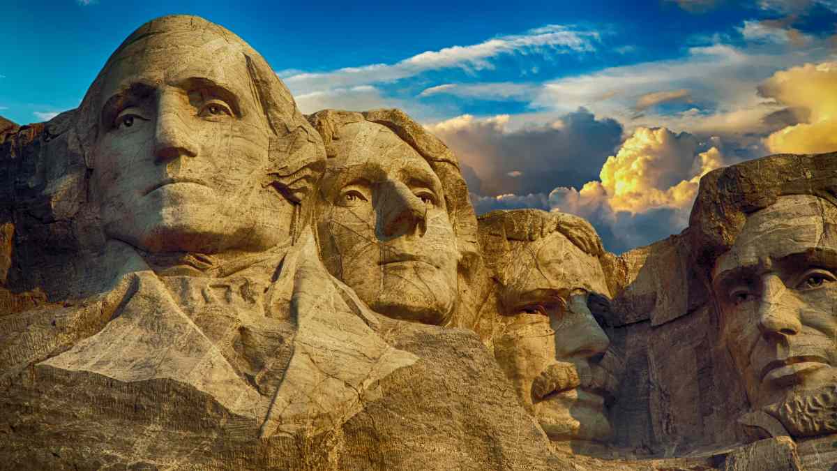 List of Top 10 Oldest Monuments in the U.S.