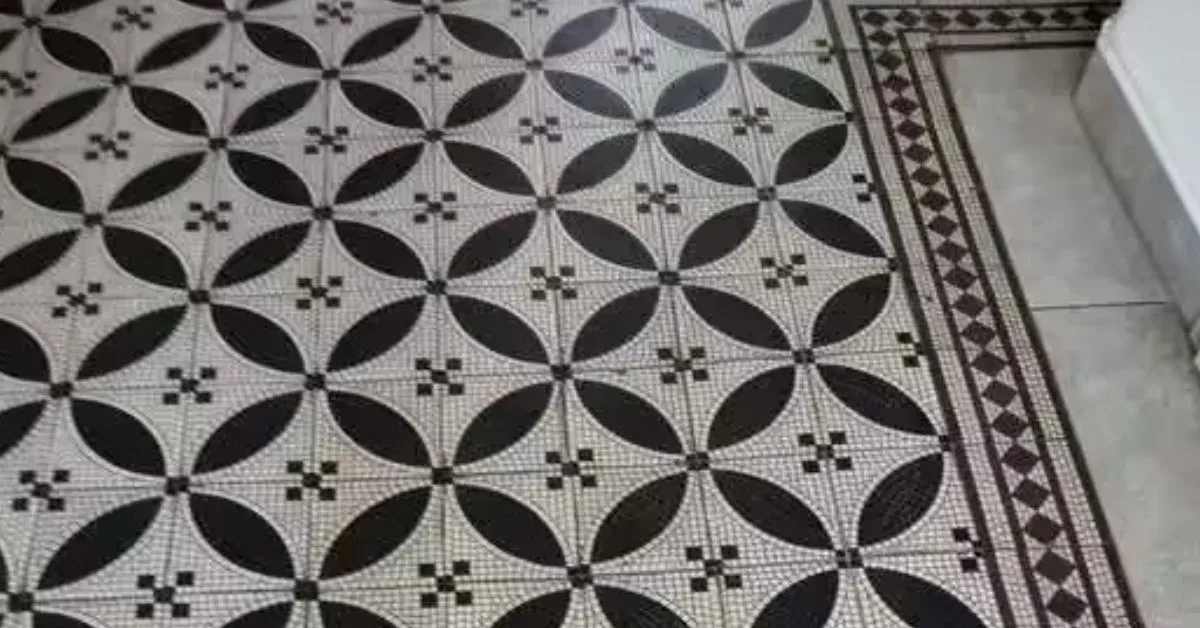 Find the Hidden Odd Tile