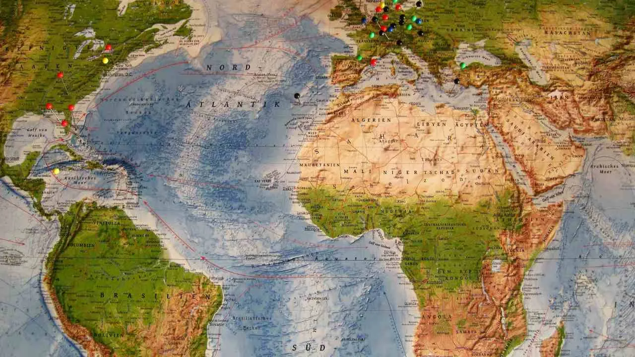 countries names that end with land