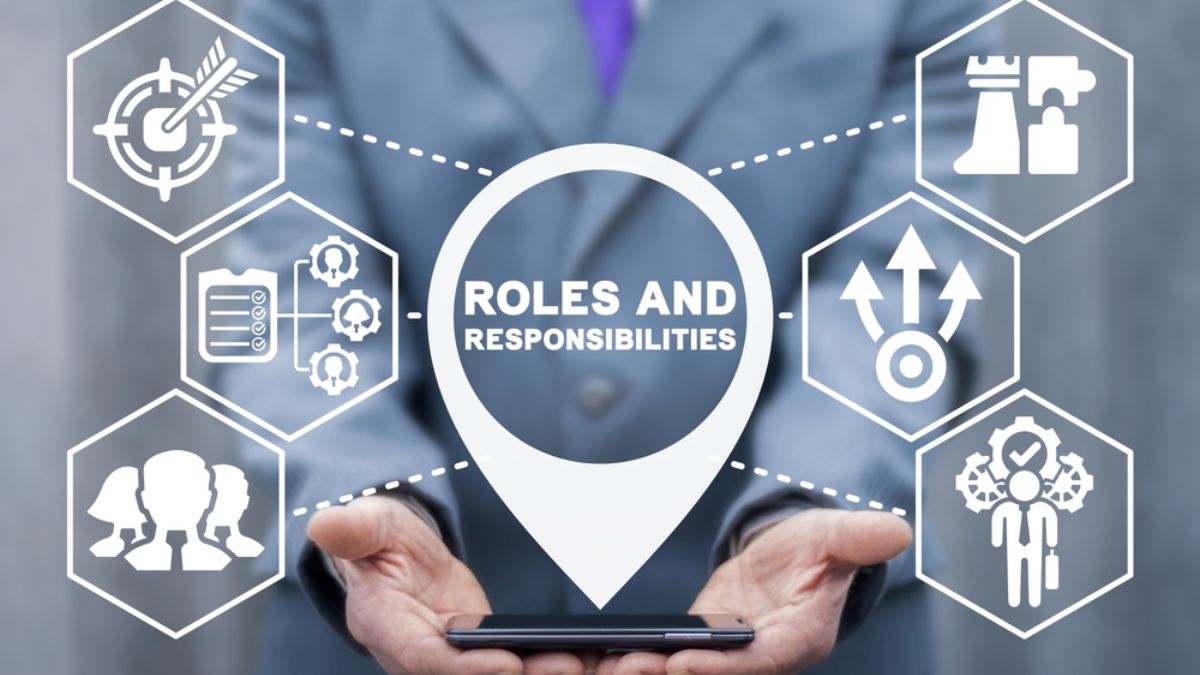 Difference between Roles and Responsibilities