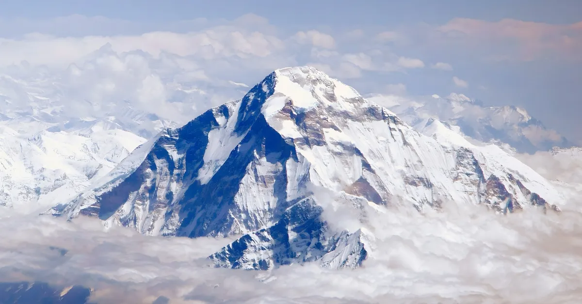 Which Mountain Is Known As White Mountain?