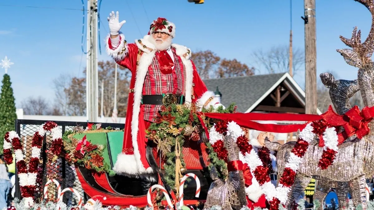 7 Famous Christmas Parades in the U.S.