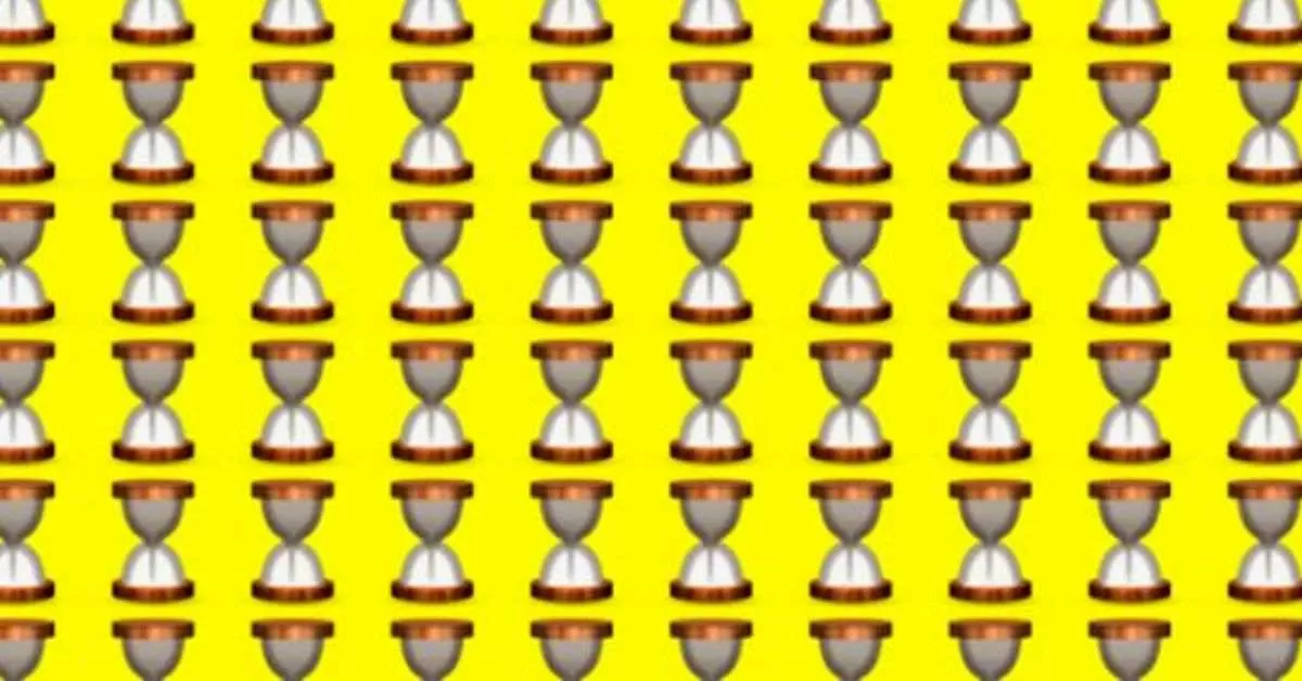 Find the Odd Sandclock in 5 Seconds