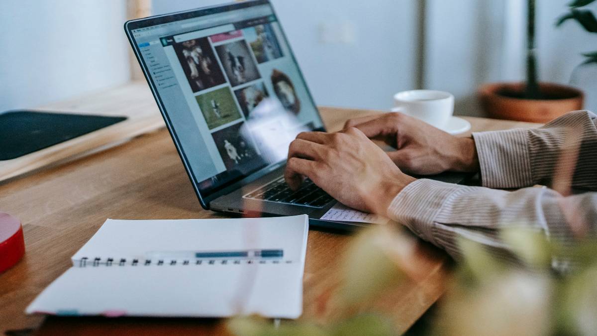 Difference between Polyworking and Moonlighting 